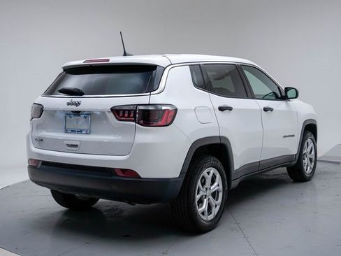 Used 2024 Jeep Compass Sport image 5