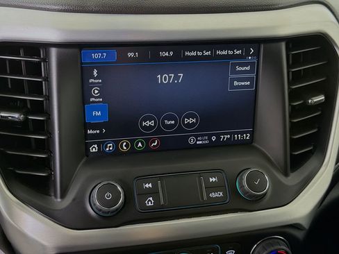 Used 2023 GMC Acadia SLT AWD/4WD image 16