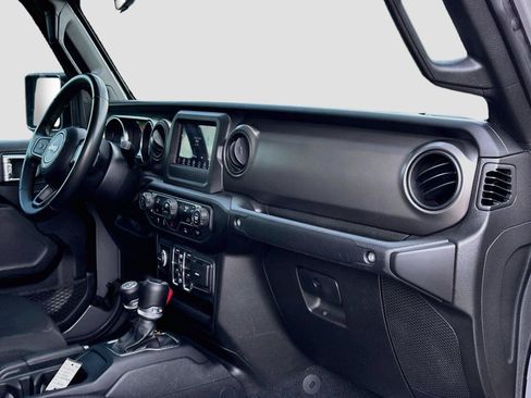 Used 2022 Jeep Gladiator Sport AWD/4WD image 27