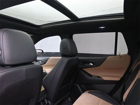 Used 2025 Chevrolet Equinox ACTIV w/ Safety and Technology Package image 21