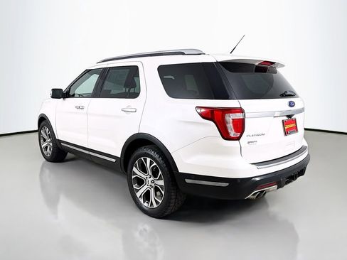 Used 2018 Ford Explorer Platinum image 5