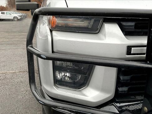 Used 2021 Chevrolet Silverado 2500 Custom w/ Custom Value Package image 30