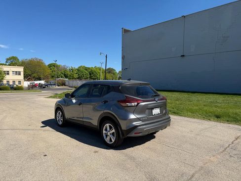 Used 2021 Nissan Kicks S FWD image 5
