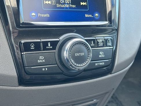 Used 2016 Honda Odyssey Touring Elite image 21