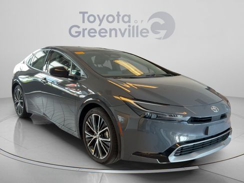 Used 2025 Toyota Prius XLE FWD image 8