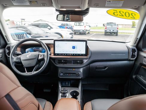 Used 2025 Ford Bronco Sport Outer Banks w/ Outer Banks Tech Package+ image 35