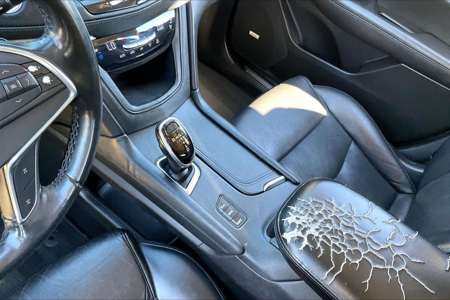 Used 2019 Cadillac XT5 Premium Luxury AWD/4WD image 16