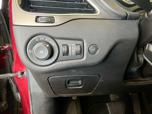 Used 2020 Jeep Cherokee Limited FWD image 10