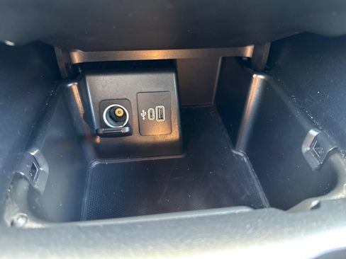 Used 2025 Ford Explorer ST-Line w/ ST-Line Street Pack AWD/4WD image 24