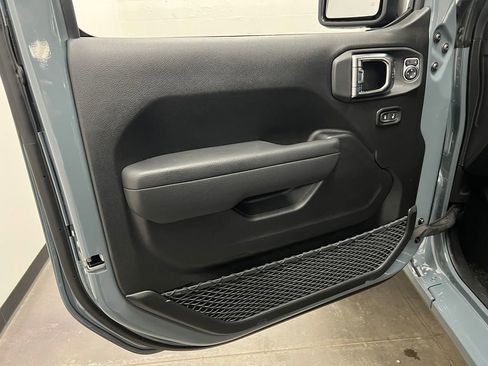 New 2025 Jeep Gladiator Sport image 22