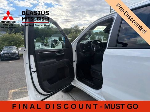 Used 2025 Chevrolet Silverado 1500 RST AWD/4WD image 19