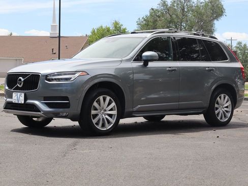 Used 2017 Volvo XC90 T6 Momentum w/ Vision Package AWD/4WD image 11