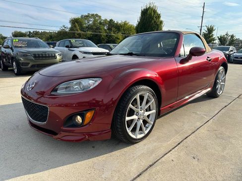Used 2011 MAZDA MX-5 Miata Grand Touring w/ Premium Pkg image 18