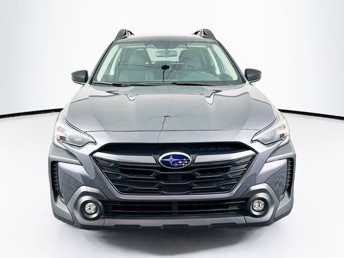 Used 2025 Subaru Outback Premium image 2