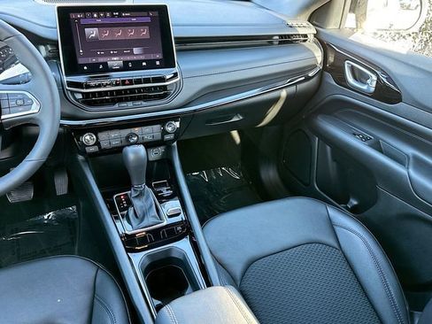 Used 2026 Jeep Compass Latitude image 21