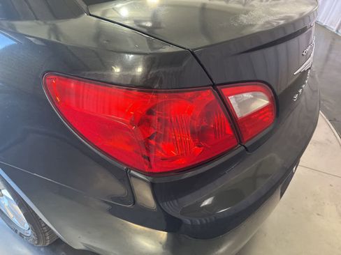 Used 2010 Chrysler Sebring Touring FWD image 11