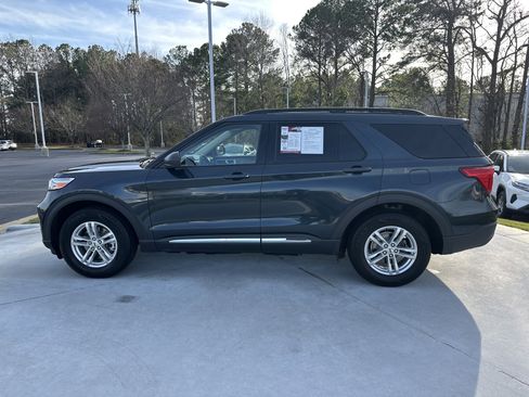 Used 2022 Ford Explorer XLT w/ Equipment Group 202A image 7
