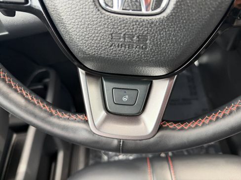 Used 2025 Honda Pilot TrailSport image 28