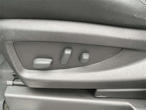 Used 2018 Chevrolet Tahoe Premier image 16