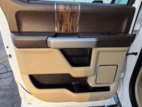 Used 2020 Ford F150 Lariat image 39