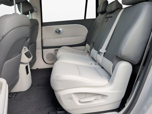 New 2026 Hyundai Ioniq 9 SEL image 13