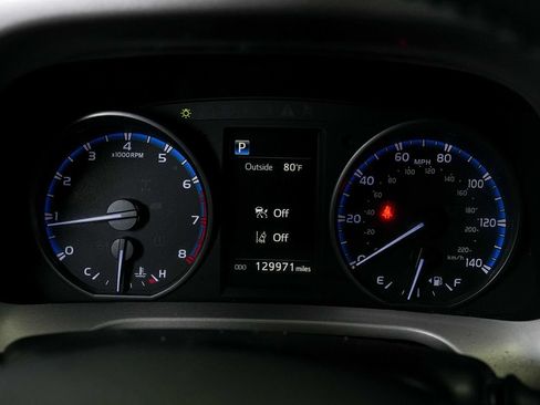 Used 2018 Toyota RAV4 XLE FWD image 24