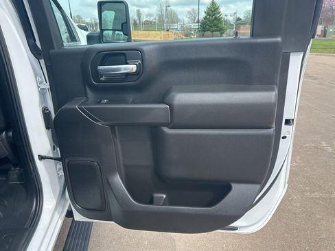 Used 2025 Chevrolet Silverado 2500 W/T image 19