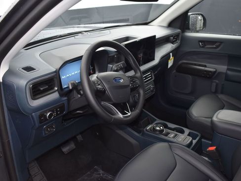 New 2025 Ford Maverick Lariat w/ Black Appearance Package image 8