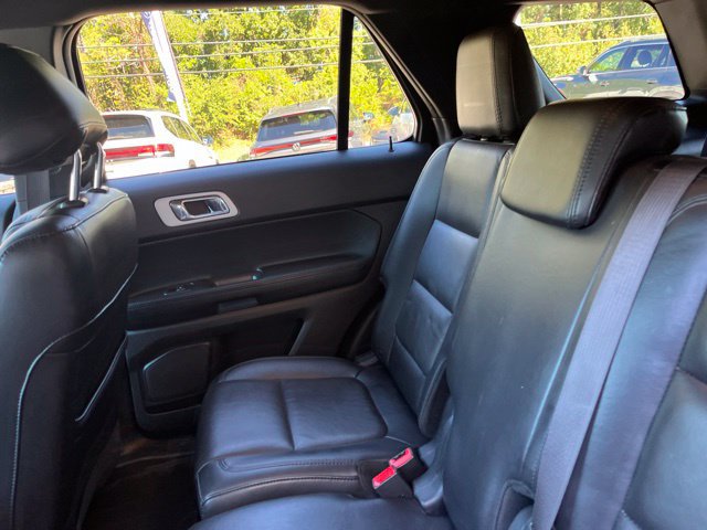 Used 2015 Ford Explorer XLT w/ Equipment Group 202A FWD image 13