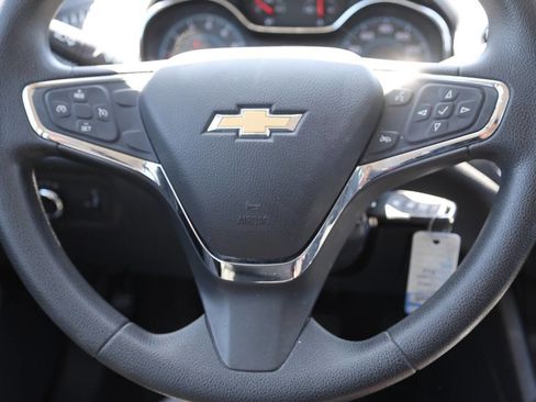 Used 2017 Chevrolet Cruze LT FWD image 18