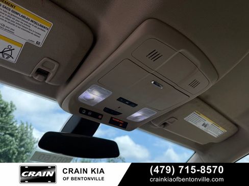 Used 2017 Buick Envision Essence FWD image 19