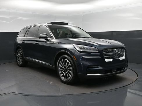 Used 2022 Lincoln Aviator Reserve w/ Equipment Group 201A RWD image 9
