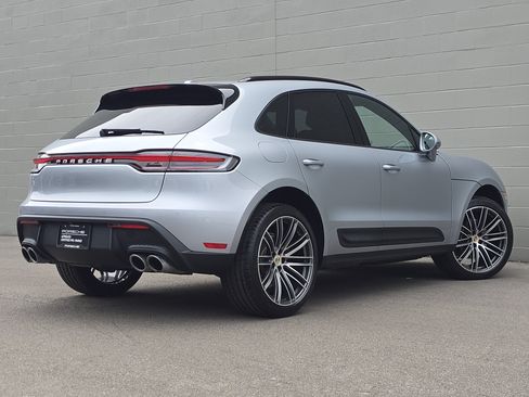 Certified 2026 Porsche Macan AWD/4WD image 16
