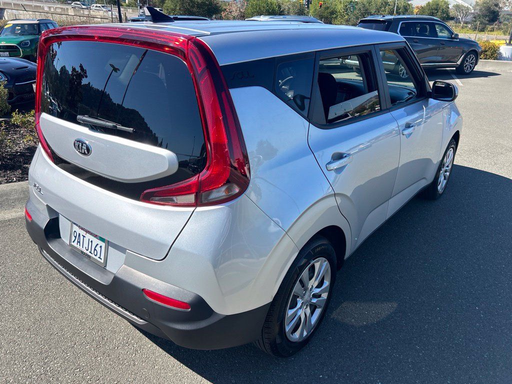 Used 2021 Kia Soul LX FWD image 5