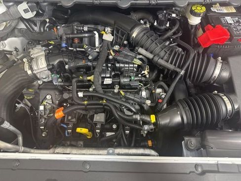 Certified 2022 Ford Edge ST w/ Equipment Group 401A image 9