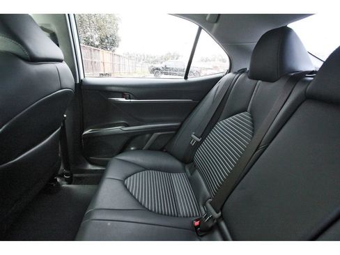 Used 2023 Toyota Camry SE FWD image 13