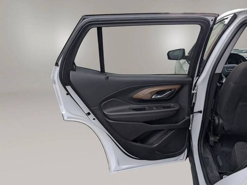 Used 2020 GMC Terrain SLE w/ LPO, Floor Liner Package FWD image 24