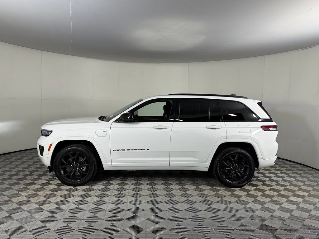 Used 2024 Jeep Grand Cherokee Limited 4xe AWD/4WD image 10