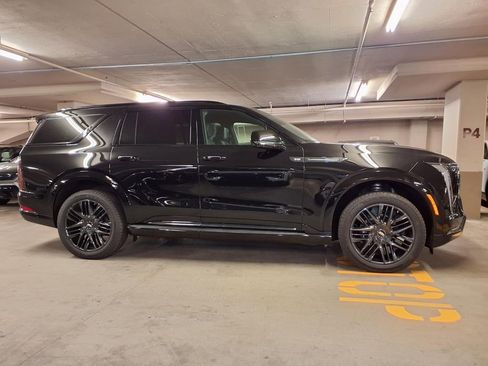 New 2026 Cadillac Escalade IQL Sport 1 w/ LPO, ONYX Package AWD/4WD image 4