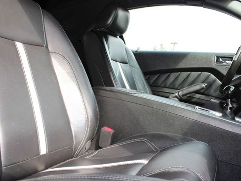Used 2011 Ford Mustang GT Premium RWD image 15