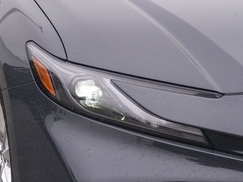 Used 2025 Toyota Camry LE FWD image 4