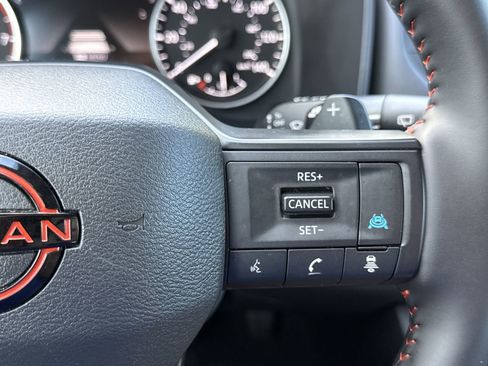 Used 2025 Nissan Rogue SV AWD/4WD image 20