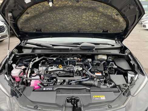 Used 2025 Toyota Prius LE image 32