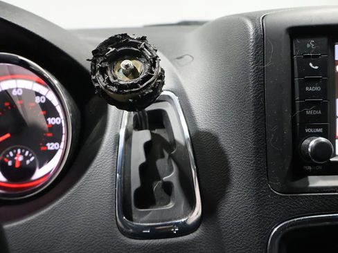 Used 2017 Dodge Grand Caravan GT image 30