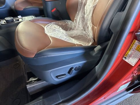 Used 2022 Ford Maverick Lariat image 26