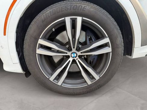 Used 2021 BMW X7 M50i image 14