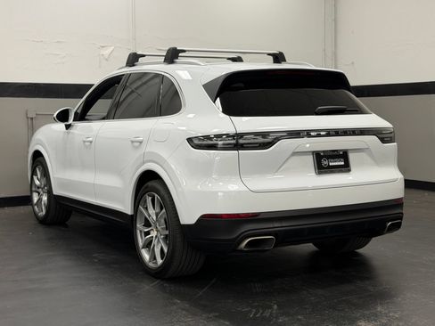 Used 2022 Porsche Cayenne E-Hybrid w/ Premium Package AWD/4WD image 10