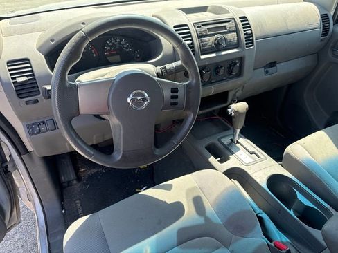 Used 2009 Nissan Frontier SE w/ Power Pkg RWD image 12