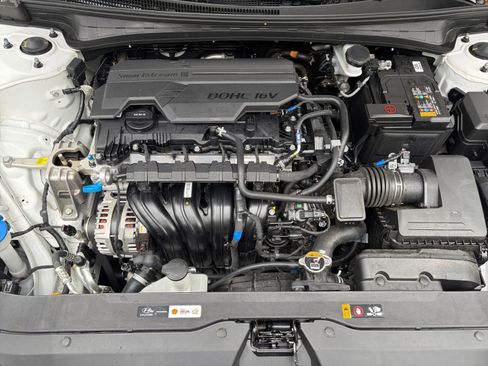 Used 2025 Hyundai Elantra SEL image 30