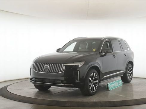 Used 2026 Volvo XC90 B5 Core image 10